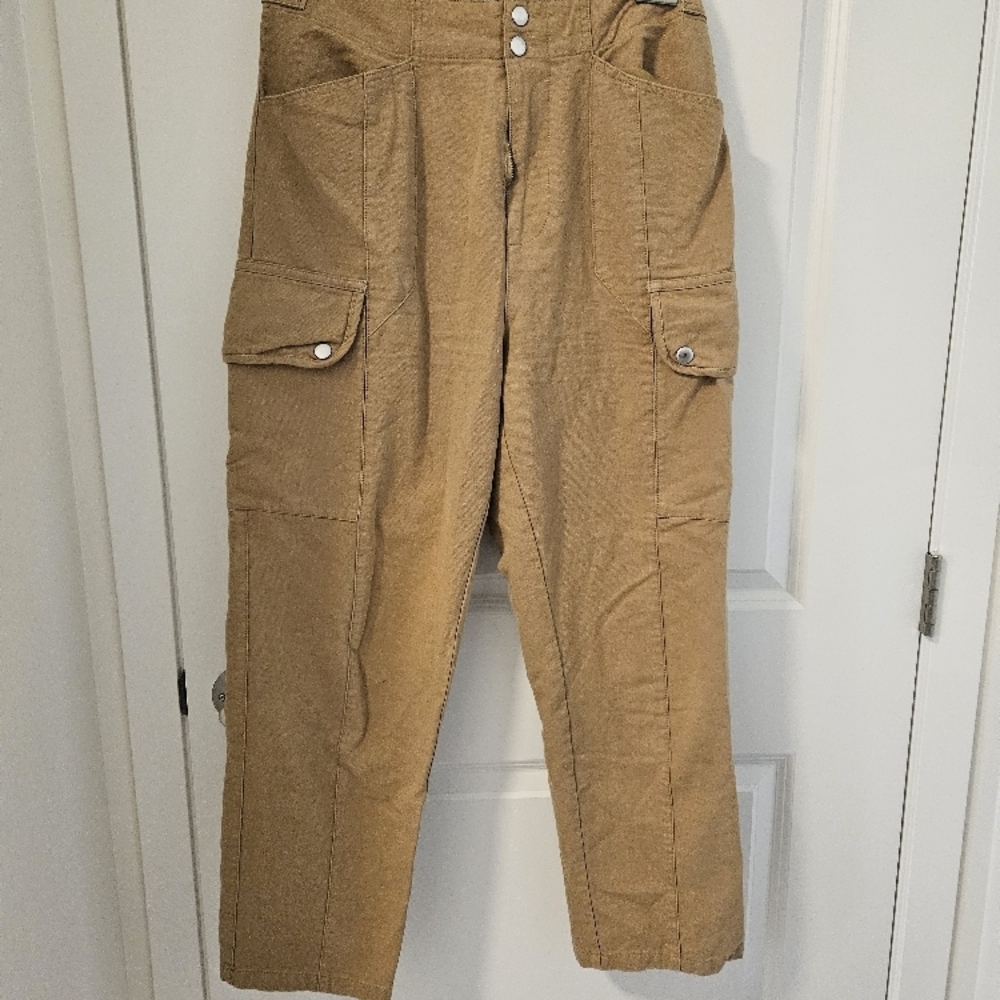 Ladies Cargilo Pants. Size M